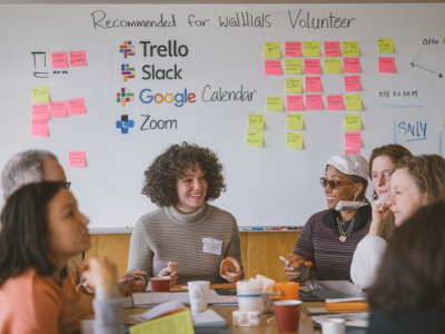 Qué herramientas digitales recomiendan las asociaciones locales para coordinar voluntariado